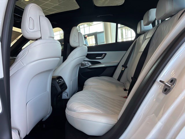 New 2026 MANUFAKTUR Moonlight White Metallic Mercedes-Benz E 350 image 48