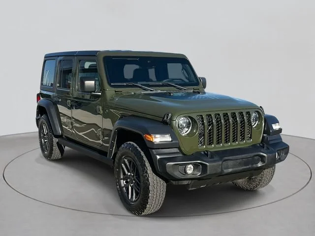 Used 2024 Geen Jeep Sport S image 3