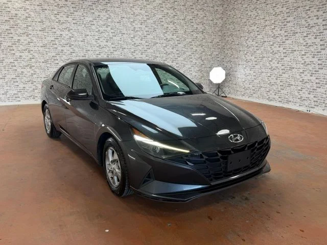 Used 2021 Portofino Gray Hyundai SE image 1