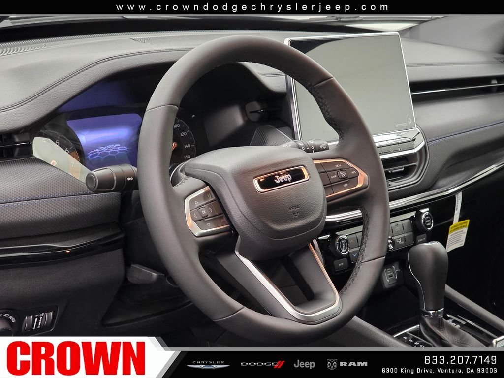 New 2026 Fathom Blue Pearl-Coat Exterior Paint Jeep Latitude image 15