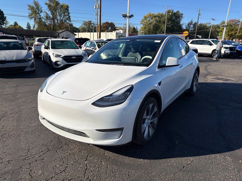 Used 2022  Tesla Long Range image 3
