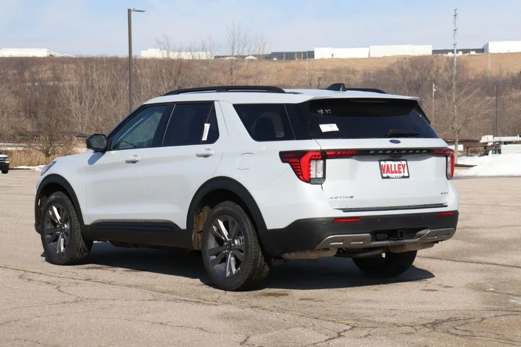 New 2026 Space White Metallic Ford Active image 7