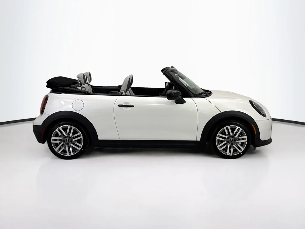 New 2026 Nanuq White Metallic MINI Signature Plus image 4