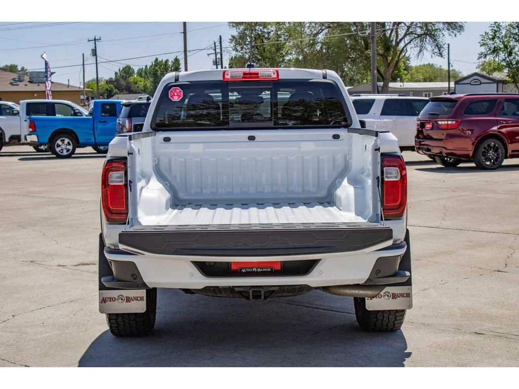 2025 GMC Canyon AT4 - Photo 11