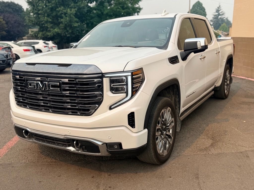 Used 2024 White GMC Denali Ultimate image 12