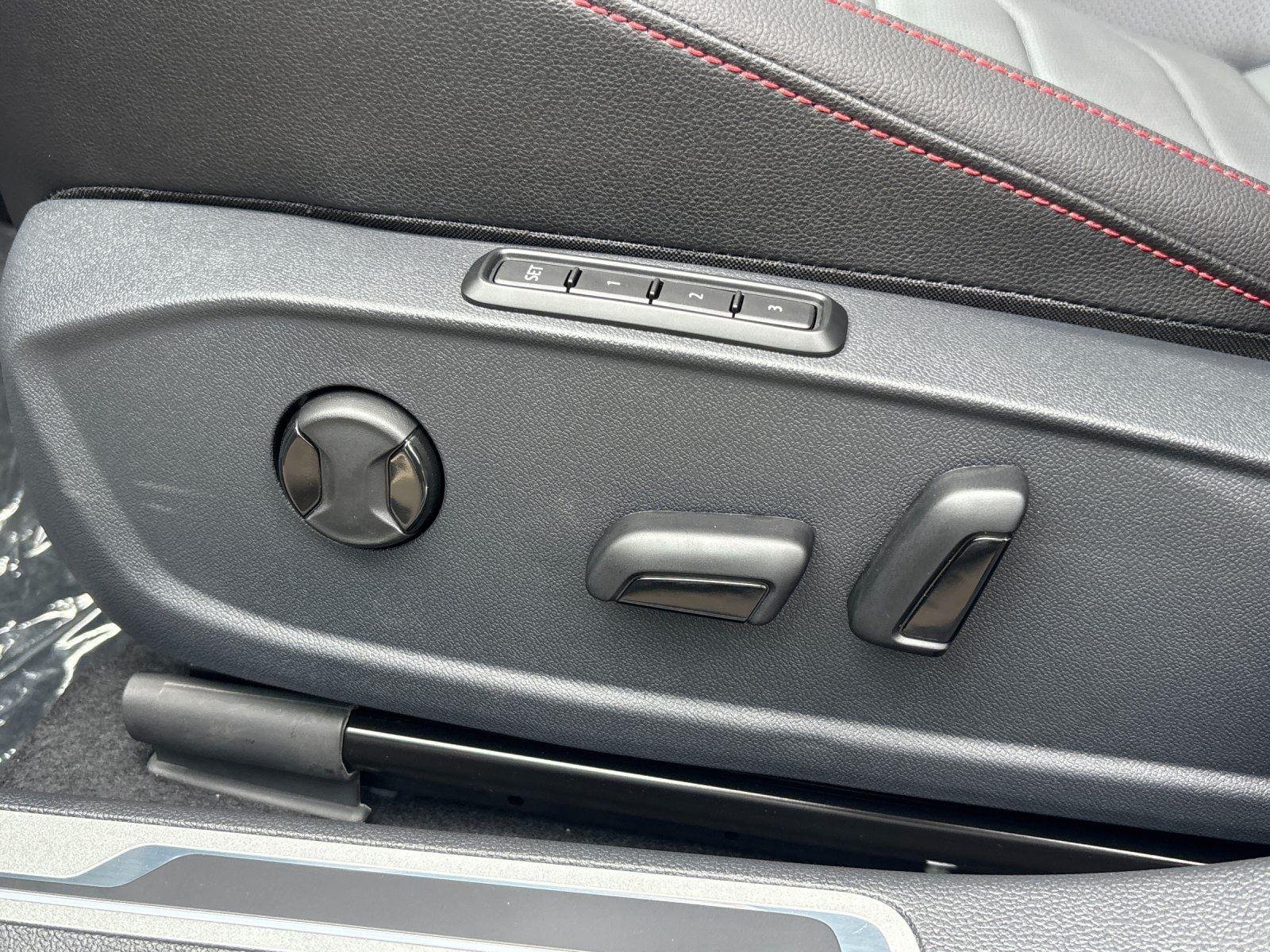 New 2026 Monument Gray w/Deep Black Roof Volkswagen Autobahn image 16