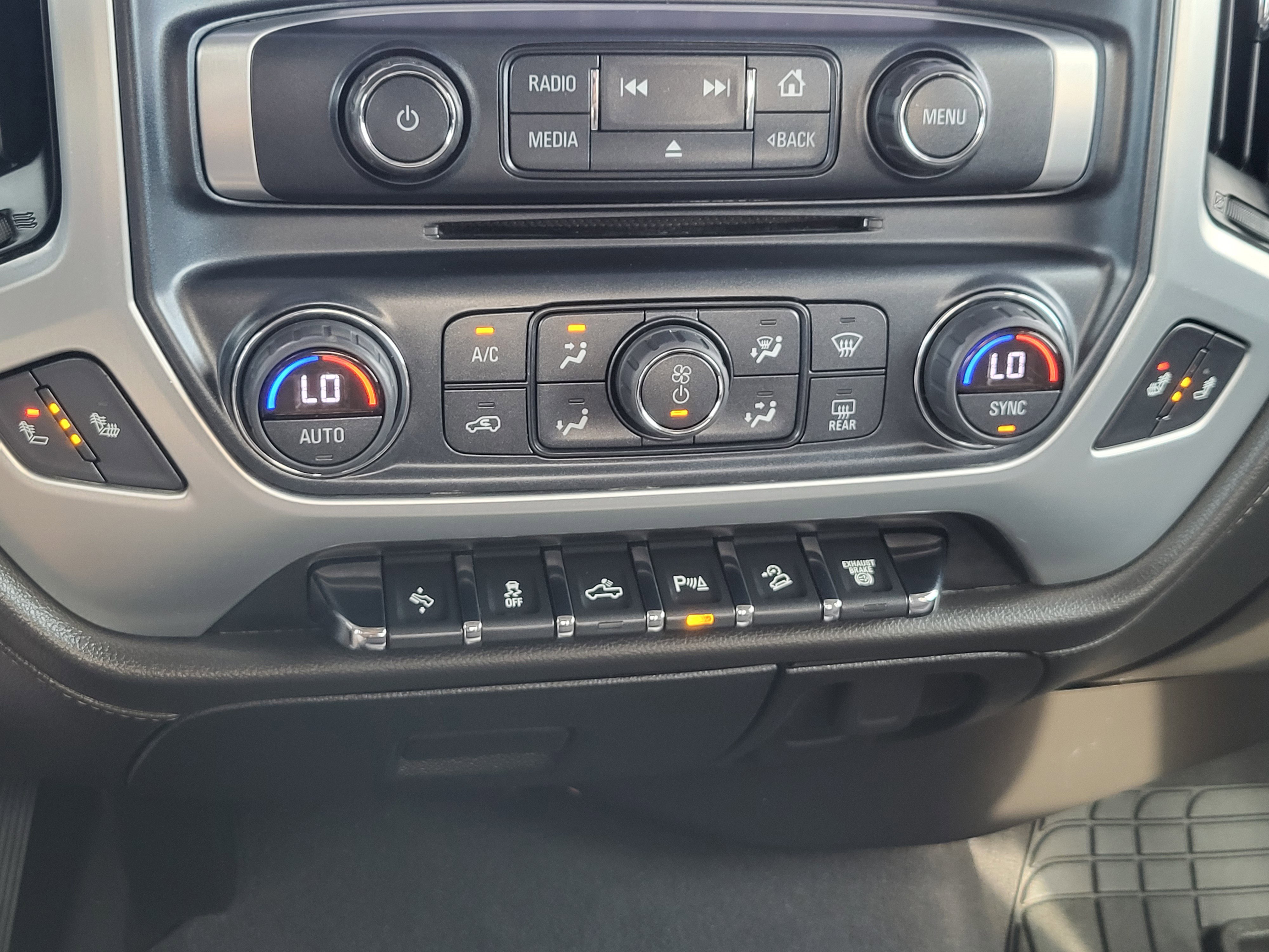 2019 GMC Sierra 2500HD SLT - Photo 17