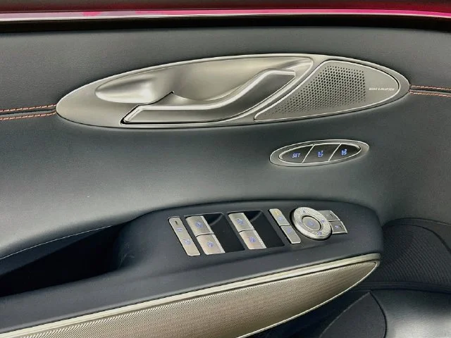 New 2027 Silver Genesis 2.5T Sport Prestige image 11