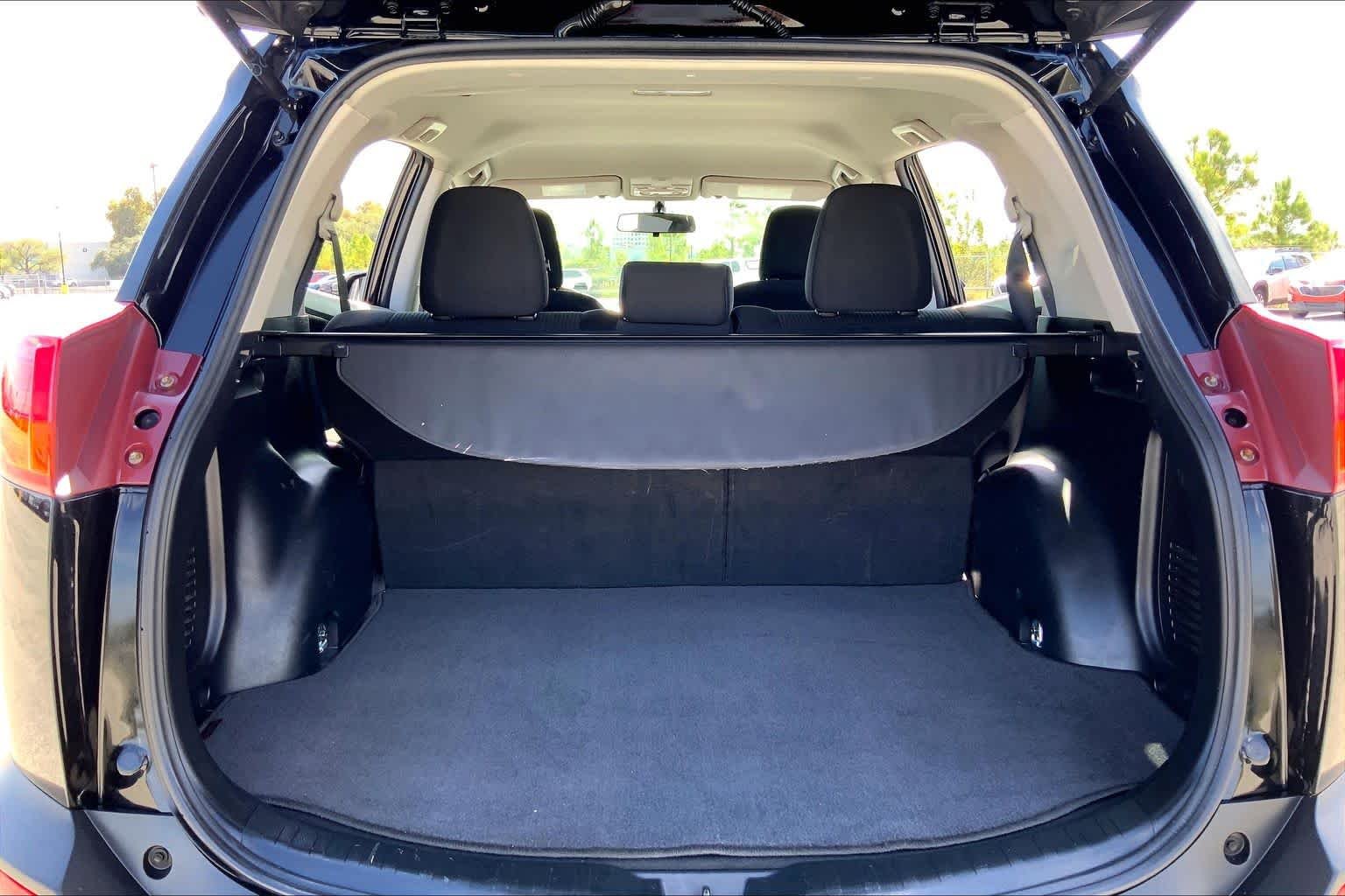 Used 2015 Black Toyota LE image 34