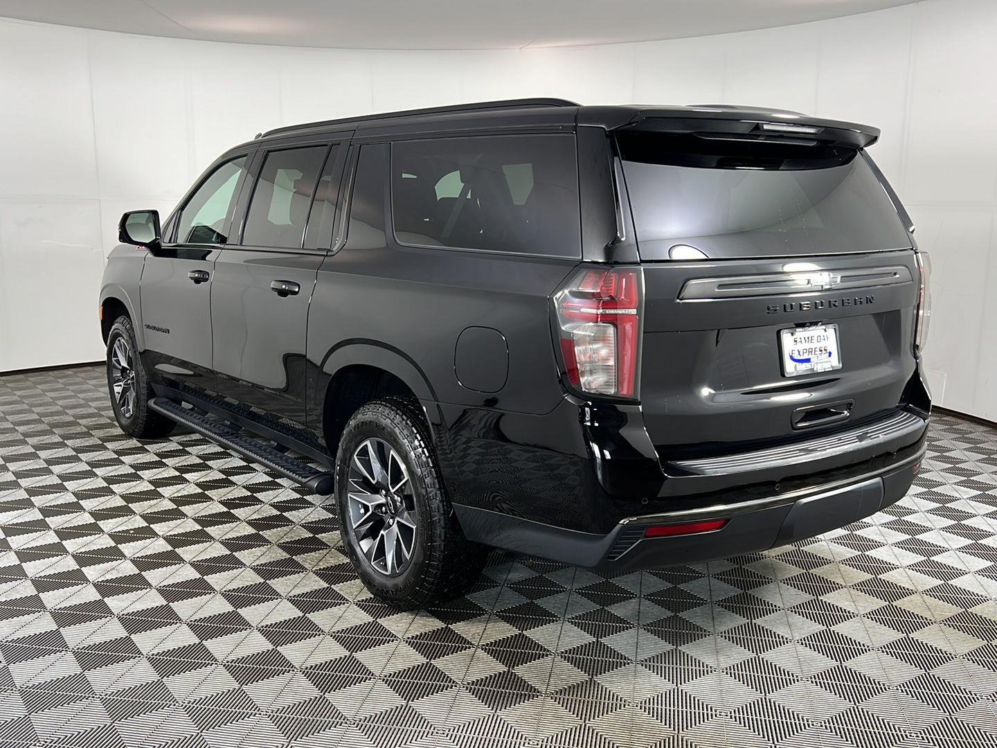 Used 2022 Black Chevrolet Z71 image 6