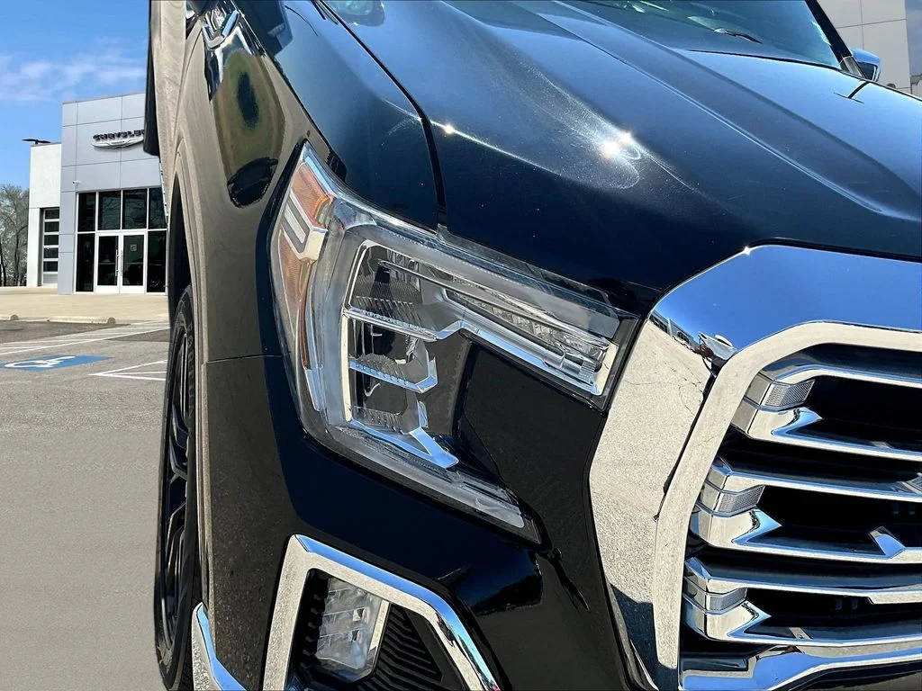 Used 2019 Black GMC SLT image 33