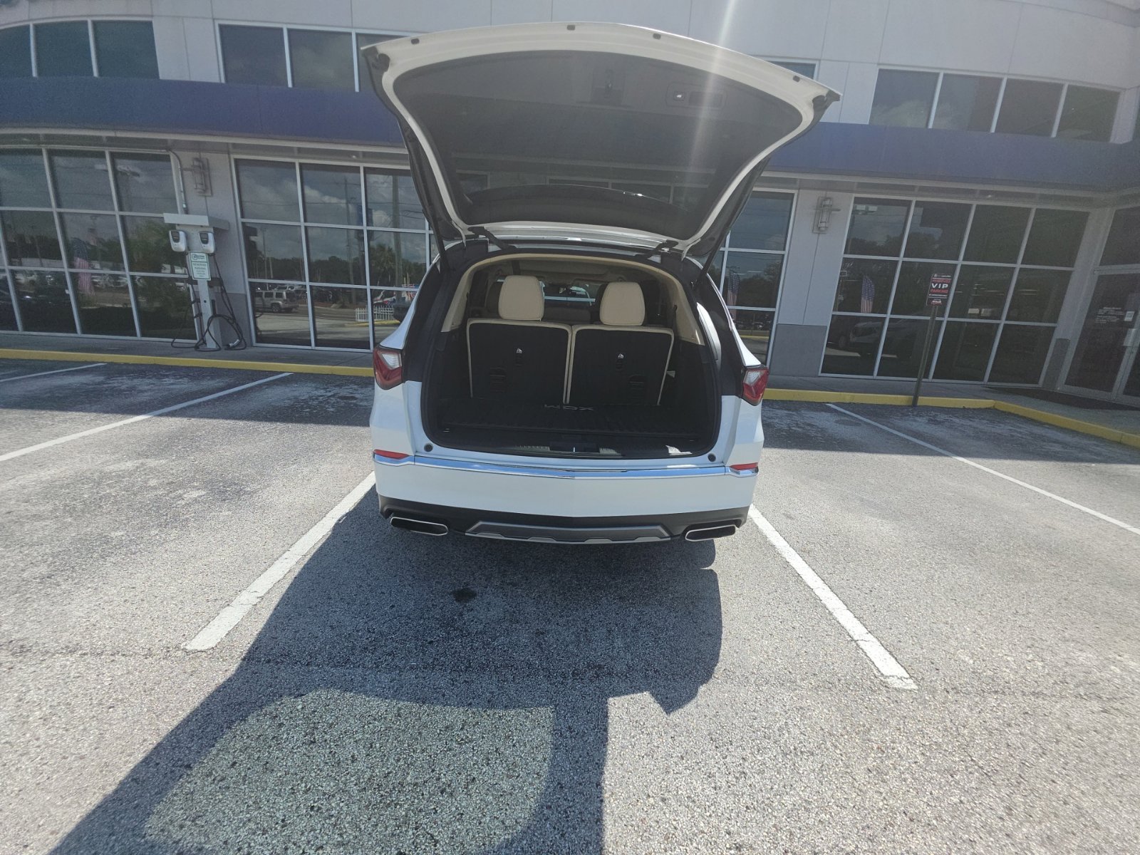 Used 2025 Platinum White Acura Base image 10