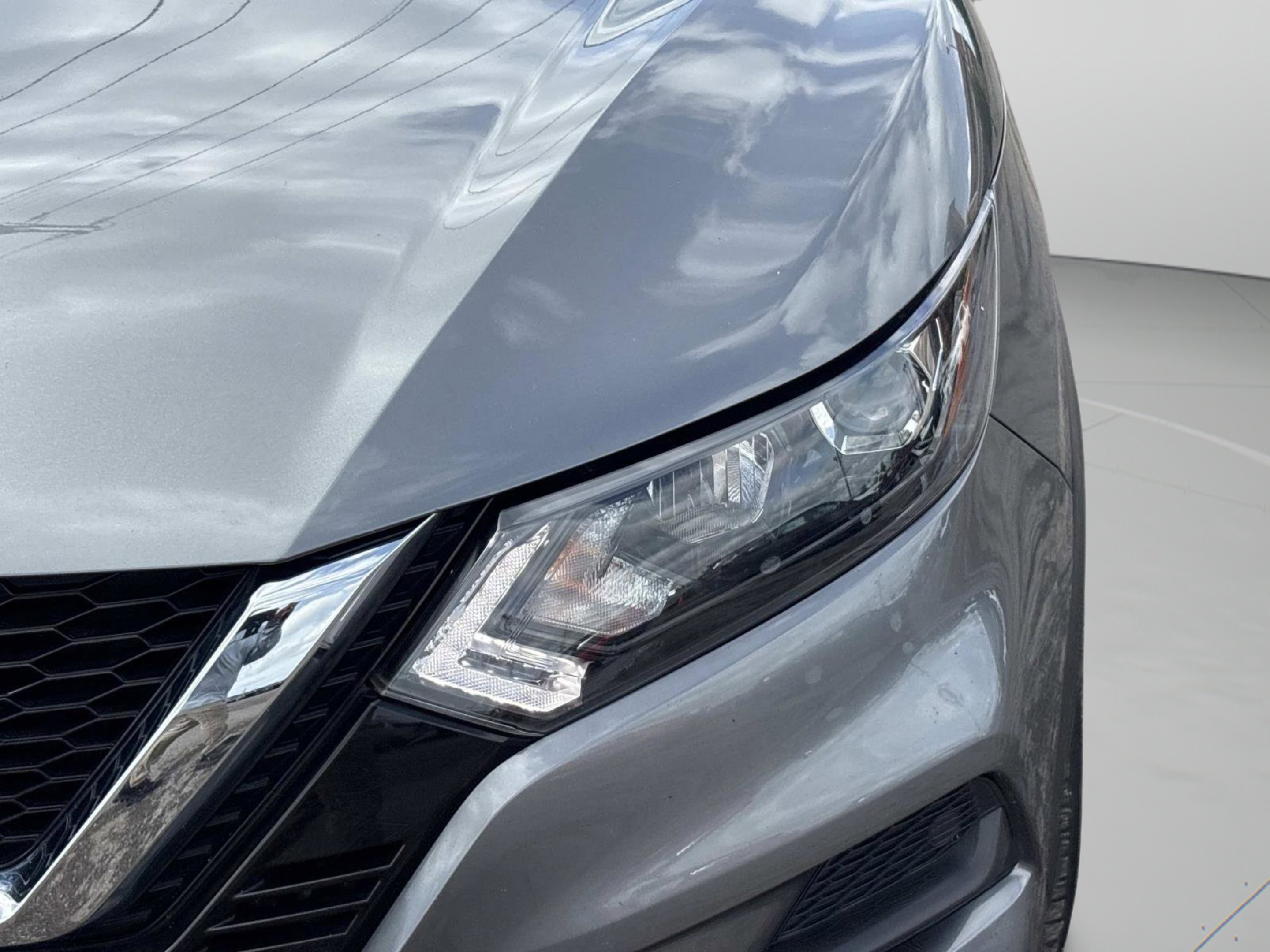 Used 2022 Gun Metallic Nissan S image 33