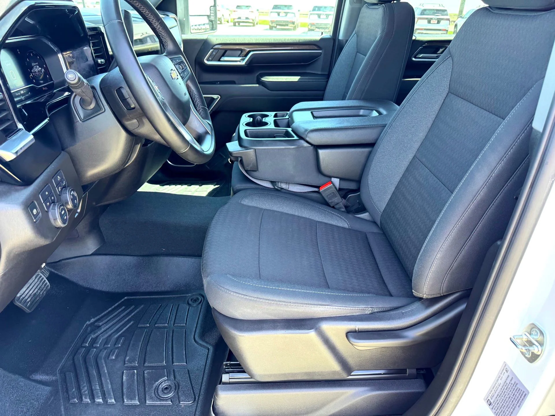 Used 2024 Summit White Chevrolet LT image 12