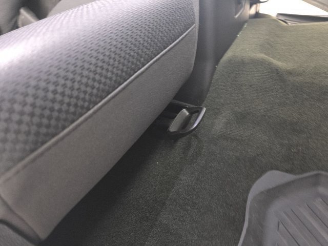 Used 2018 GRAPHITE METALLIC Chevrolet LT image 32
