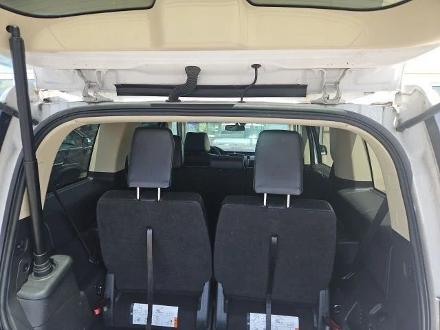 Used 2019 White Ford Limited image 4