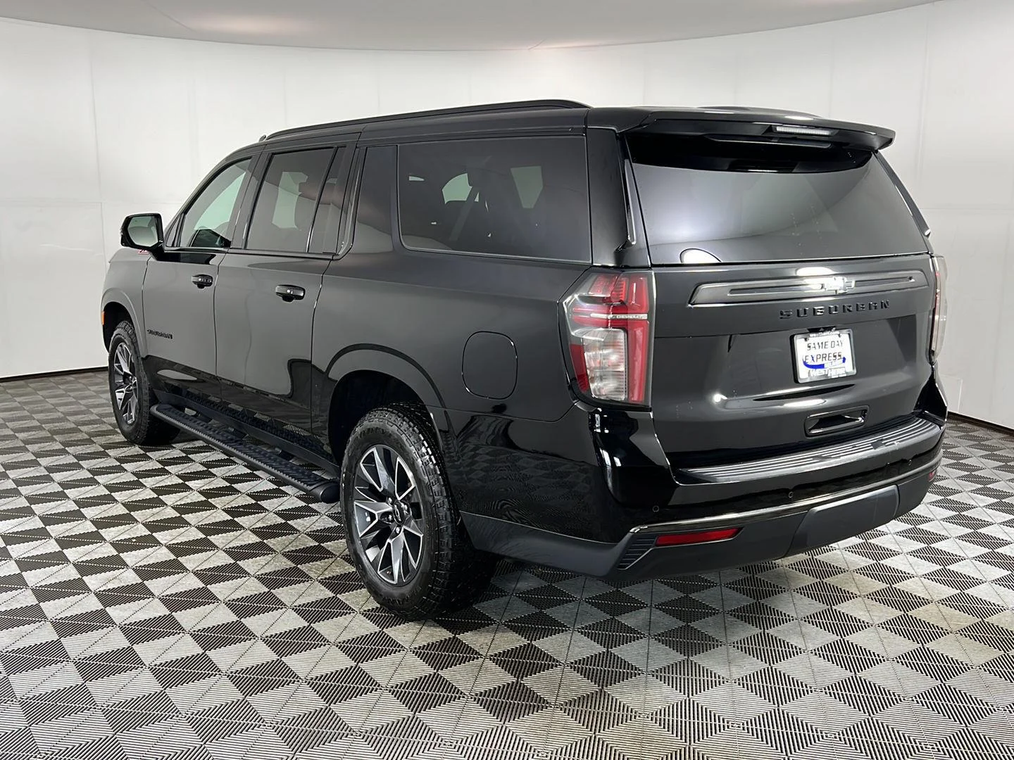 Used 2022 Black Chevrolet Z71 image 6