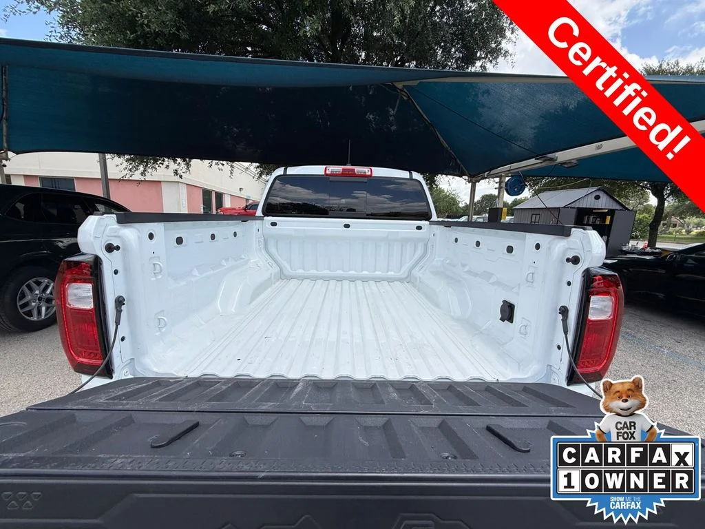 Used 2025 White GMC AT4 image 19