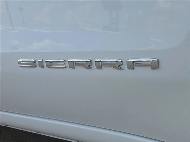 New 2026 Summit White GMC Pro image 8