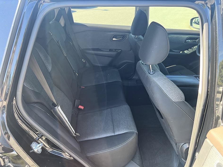 Used 2022 Super Black Nissan SV image 16