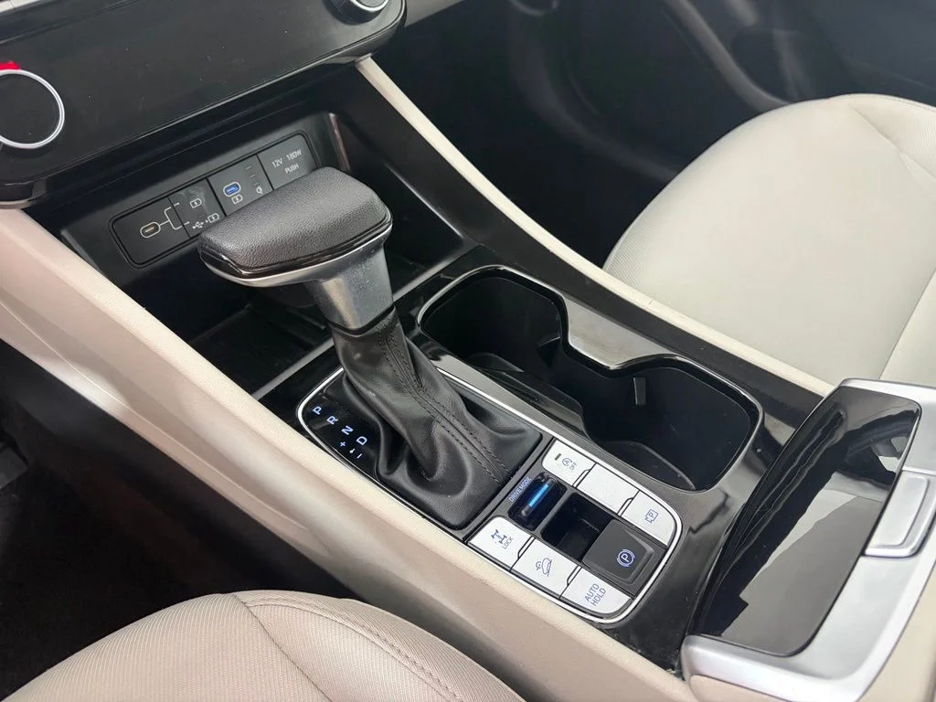 Used 2025 Red Hyundai SEL image 8