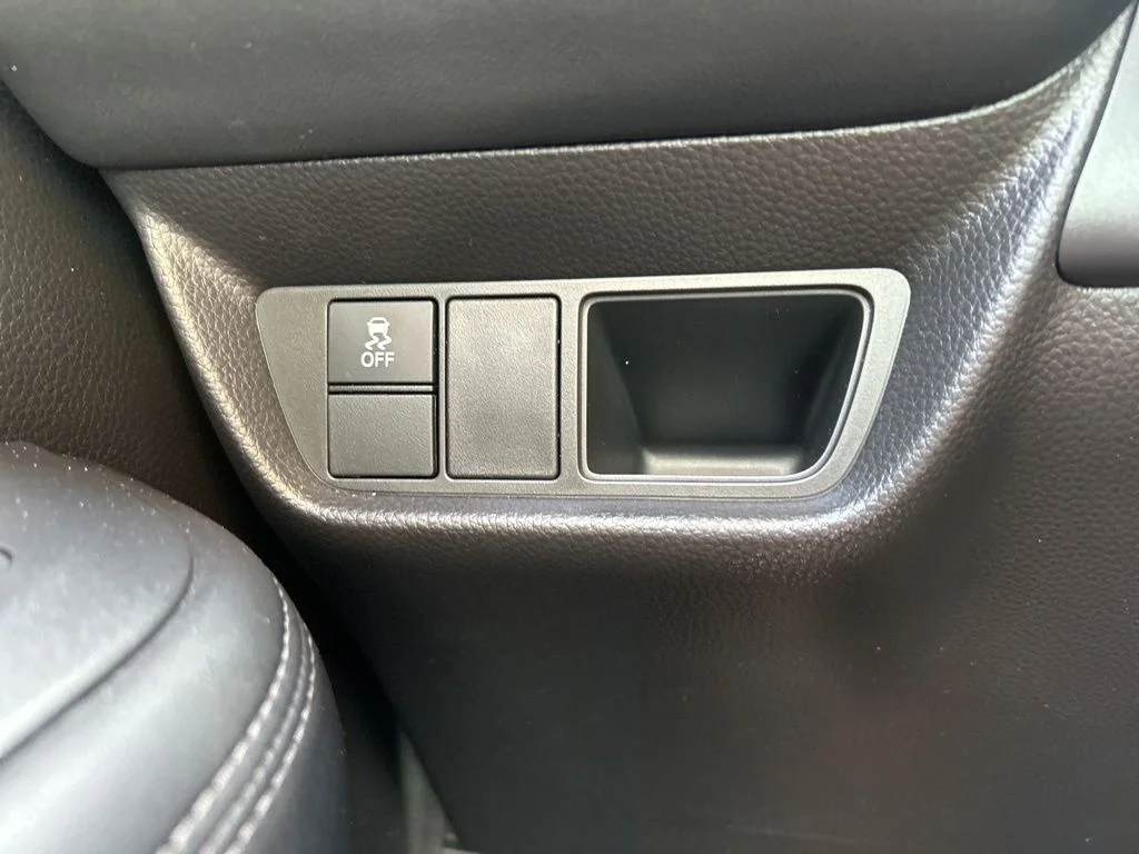 Used 2023 White Honda EX-L image 30