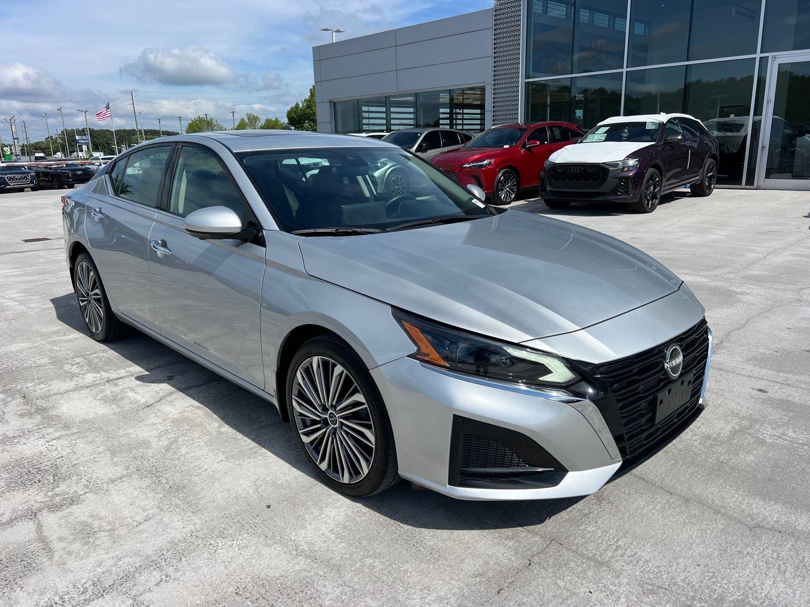 Used 2023 Brilliant Silver Metallic Nissan 2.5 SL image 3