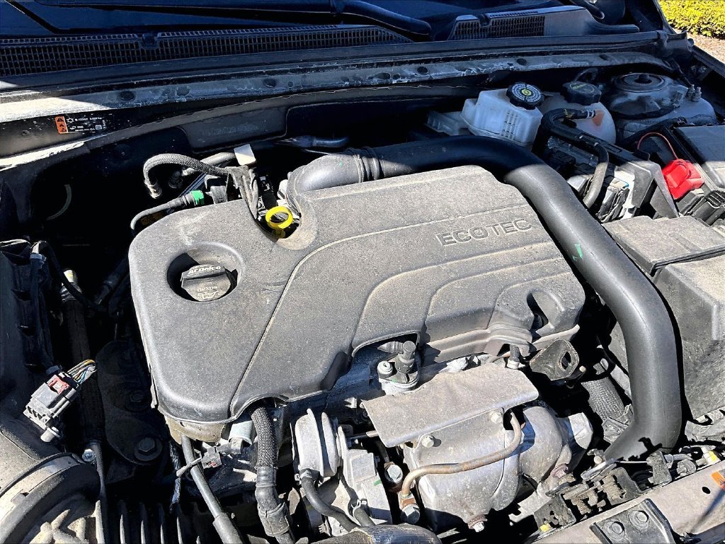 Used 2025 Gray Chevrolet LT image 33