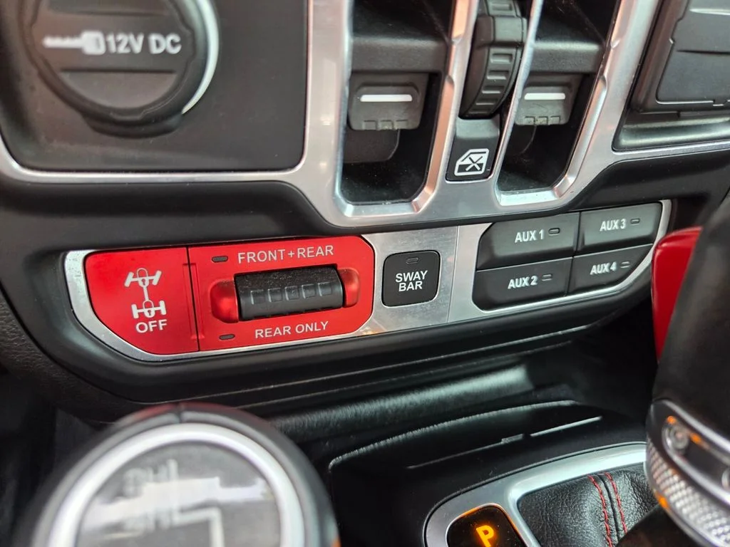 Used 2018 White Jeep Unlimited Rubicon image 29