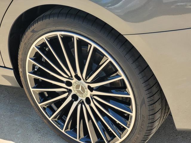 2025 Mercedes-Benz C-Class Sedan C 300 - Photo 42