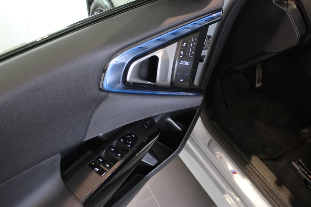 Used 2026 Gray BMW M50 xDrive image 28