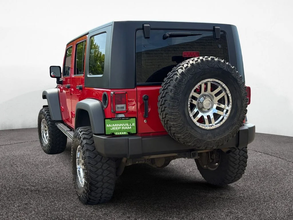 Used 2009 Red Jeep Unlimited X image 3