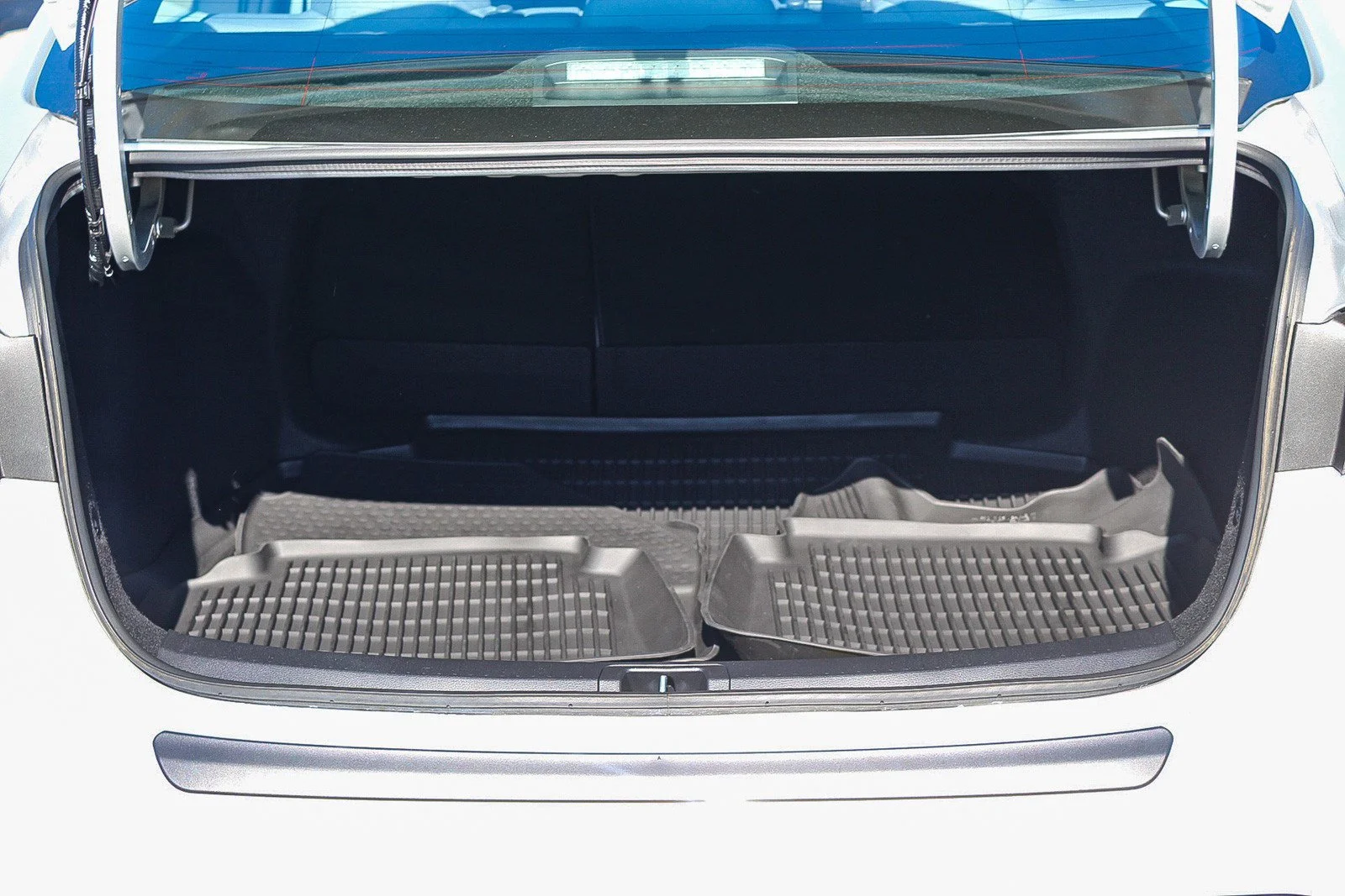 2025 Toyota Corolla SE - Photo 24