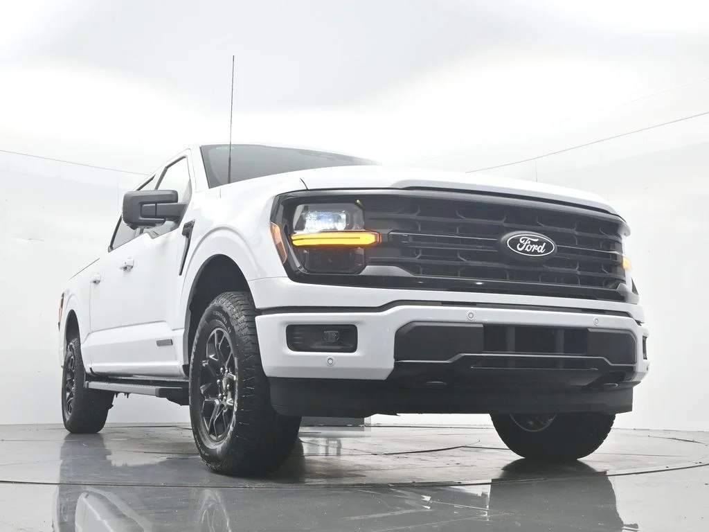 New 2026 Oxford White Ford XLT image 46