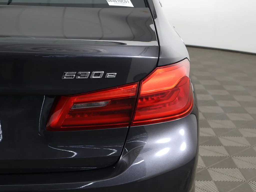 Used 2018 Dark Graphite BMW 530e xDrive iPerformance image 18