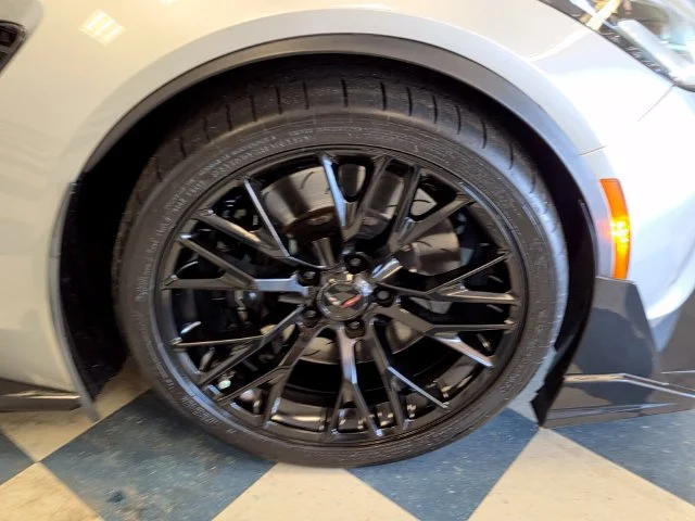 Used 2016 BLADE SILVER METALLIC Chevrolet Z06 1LZ image 11