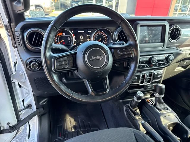 Used 2020 Bright White Clearcoat Jeep Unlimited Sport Altitude image 17