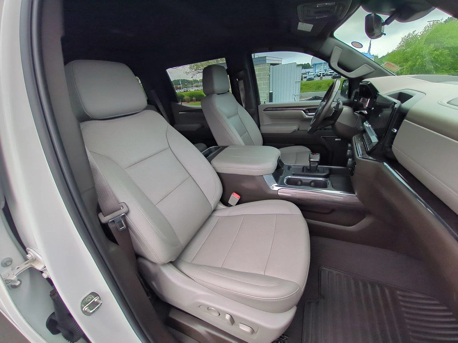 Used 2023 Summit White Chevrolet LTZ image 38