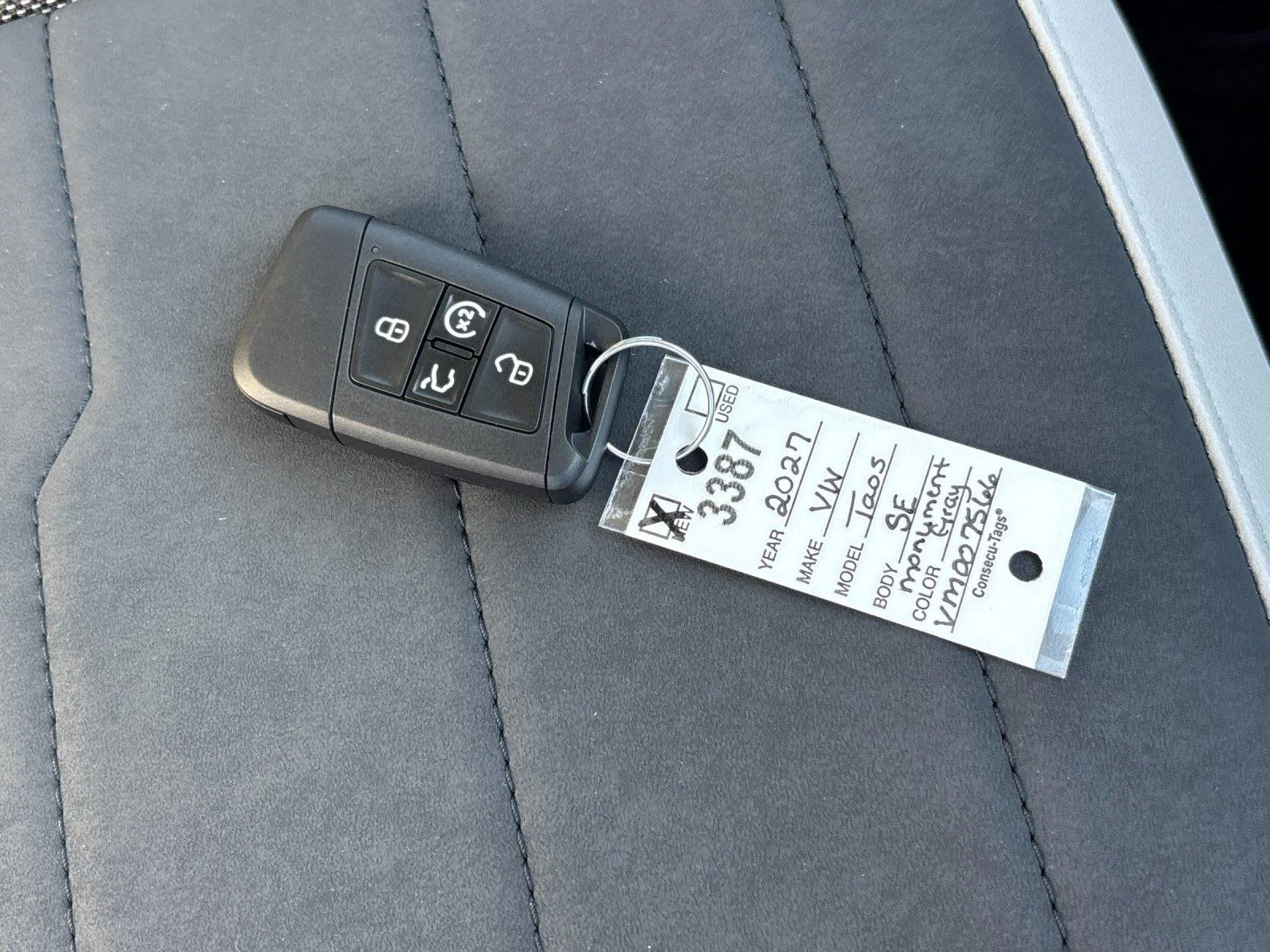 New 2027 Monument Gray Volkswagen SE image 40
