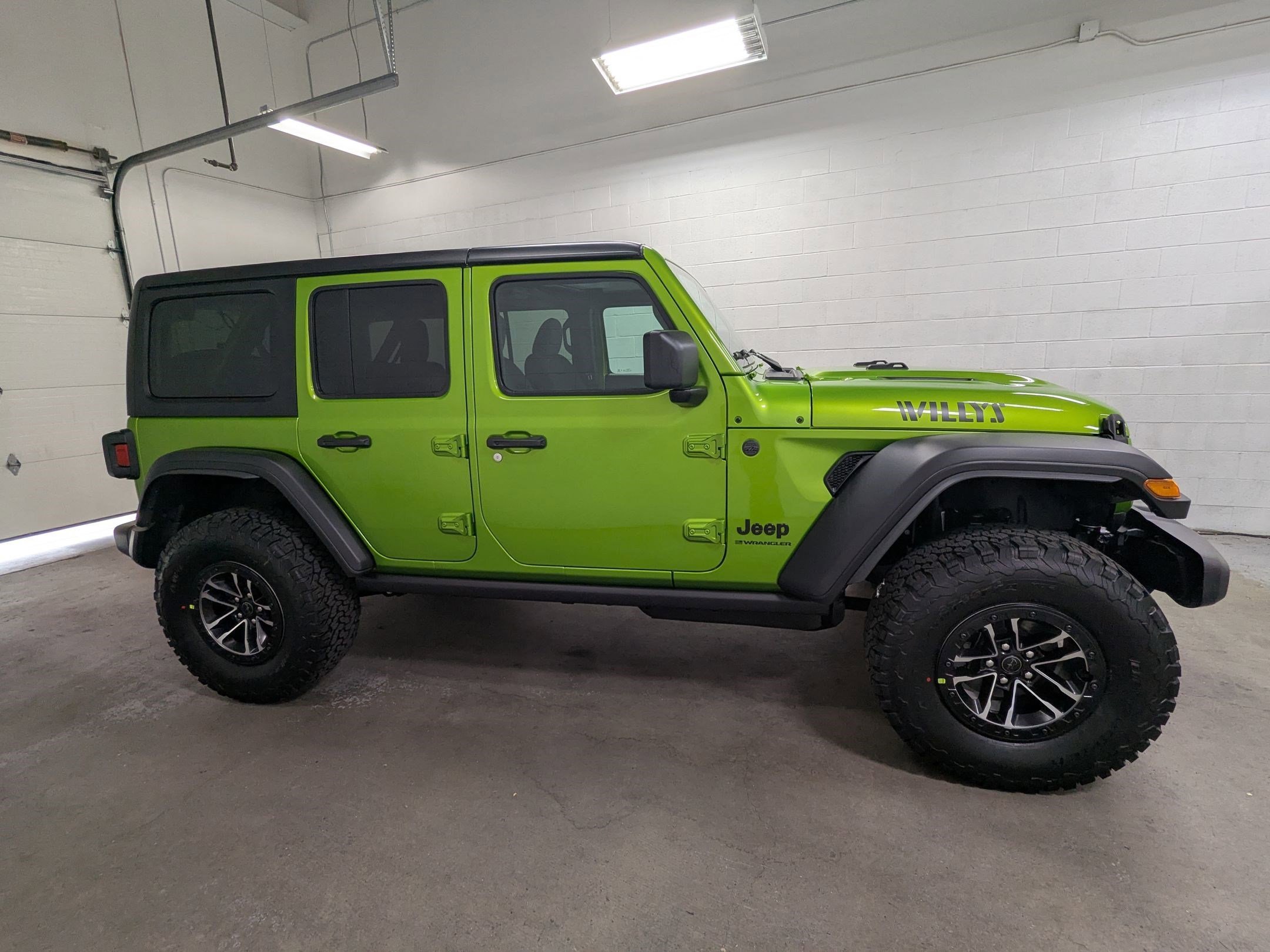 New 2026 Mojito Clear-Coat Exterior Paint Jeep Willys image 3