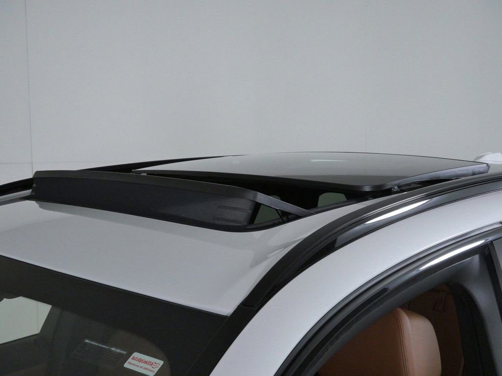 New 2026 Mineral White Metallic BMW xDrive40i image 17