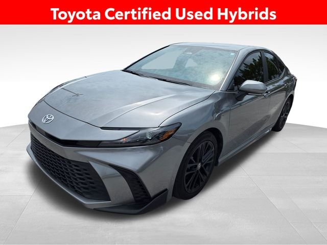 Used 2025  Toyota SE image 5