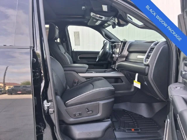 New 2026 Diamond Black Crystal Pearl-Coat Exterior Paint RAM Laramie image 25
