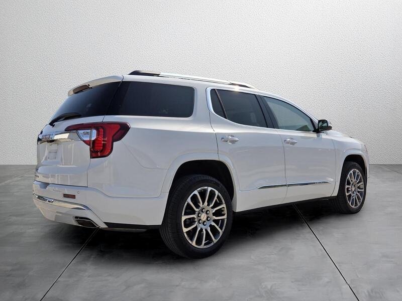 Used 2023 WHITE GMC FWD 4DR DENALI image 4