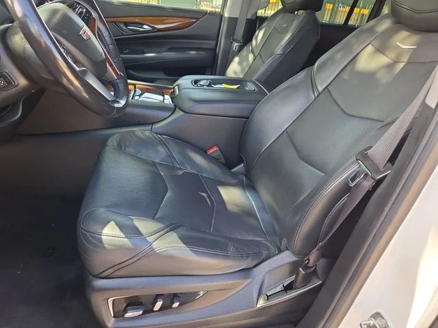 Used 2020 White Cadillac Luxury image 12