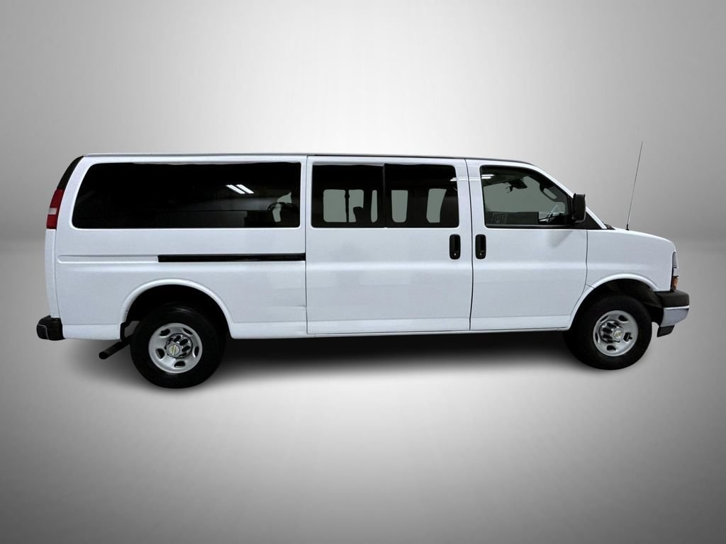 Used 2024 Summit White Chevrolet 1LT image 4
