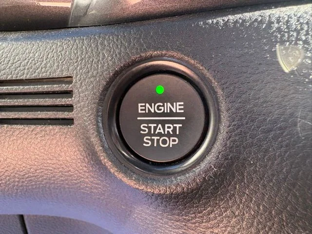 Used 2022 Red Ford Lariat image 26
