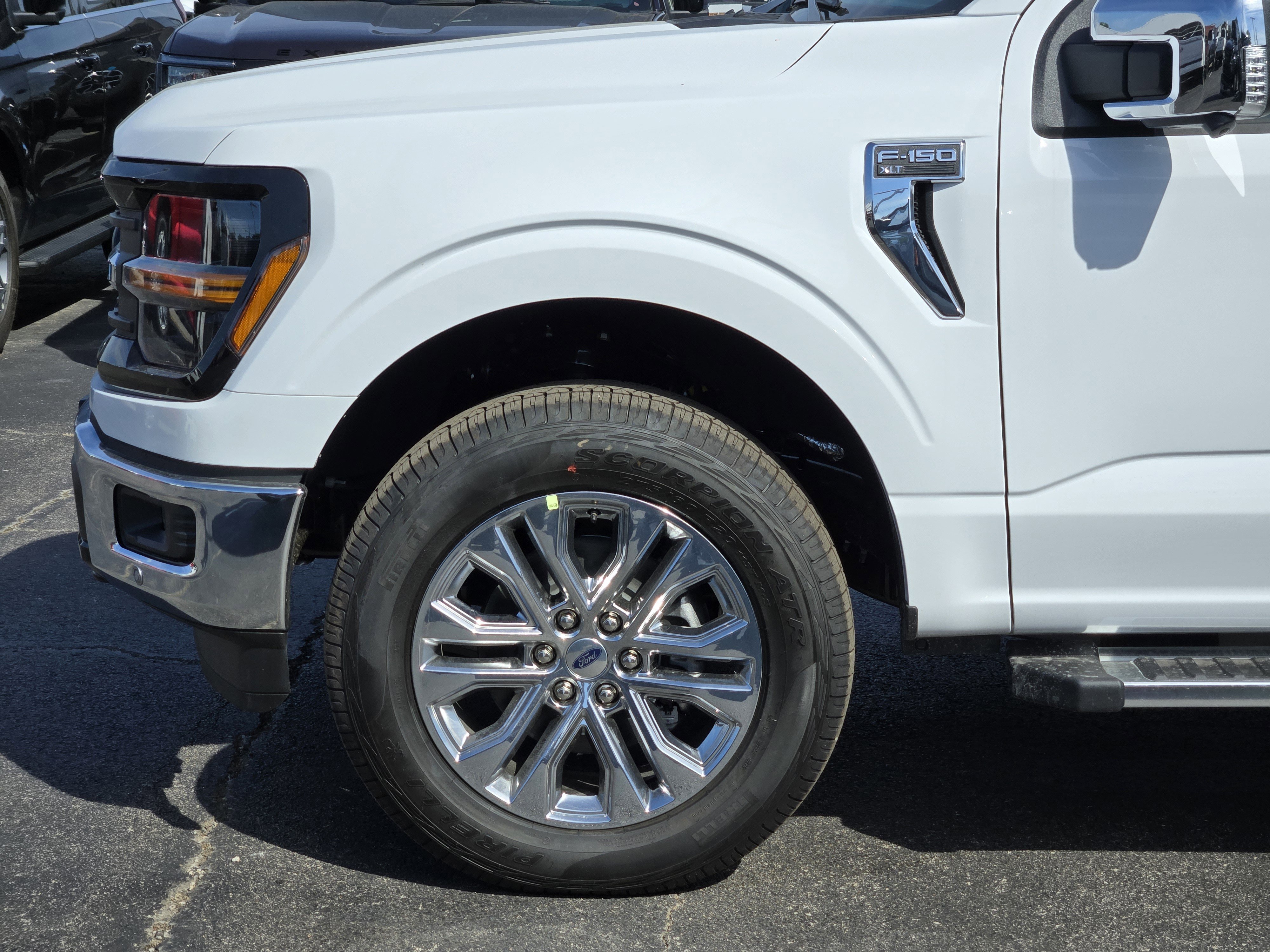 New 2026 Oxford White Ford XLT image 6