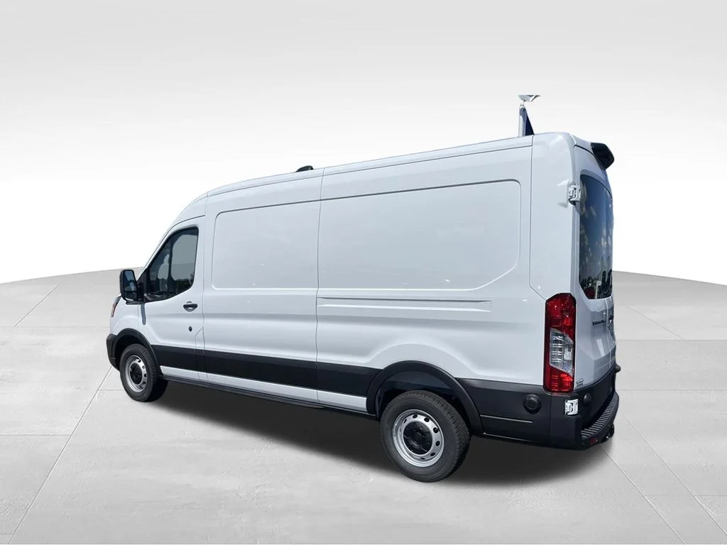 New 2026 Oxford White Ford Cargo Van image 5
