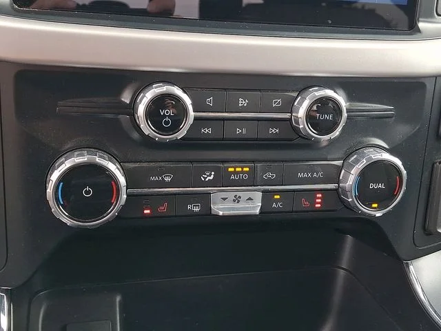 Used 2022 Silver Metallic Ford XLT image 14